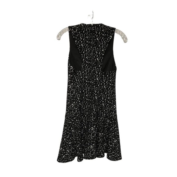 Alice + Olivia Size 4 Garner Printed Sleeveless Racerback Drop Waist Mini Dress - Picture 4 of 7